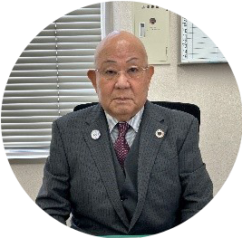 穴井芳春